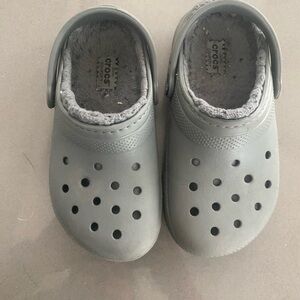 CROCS Gray lined 12T